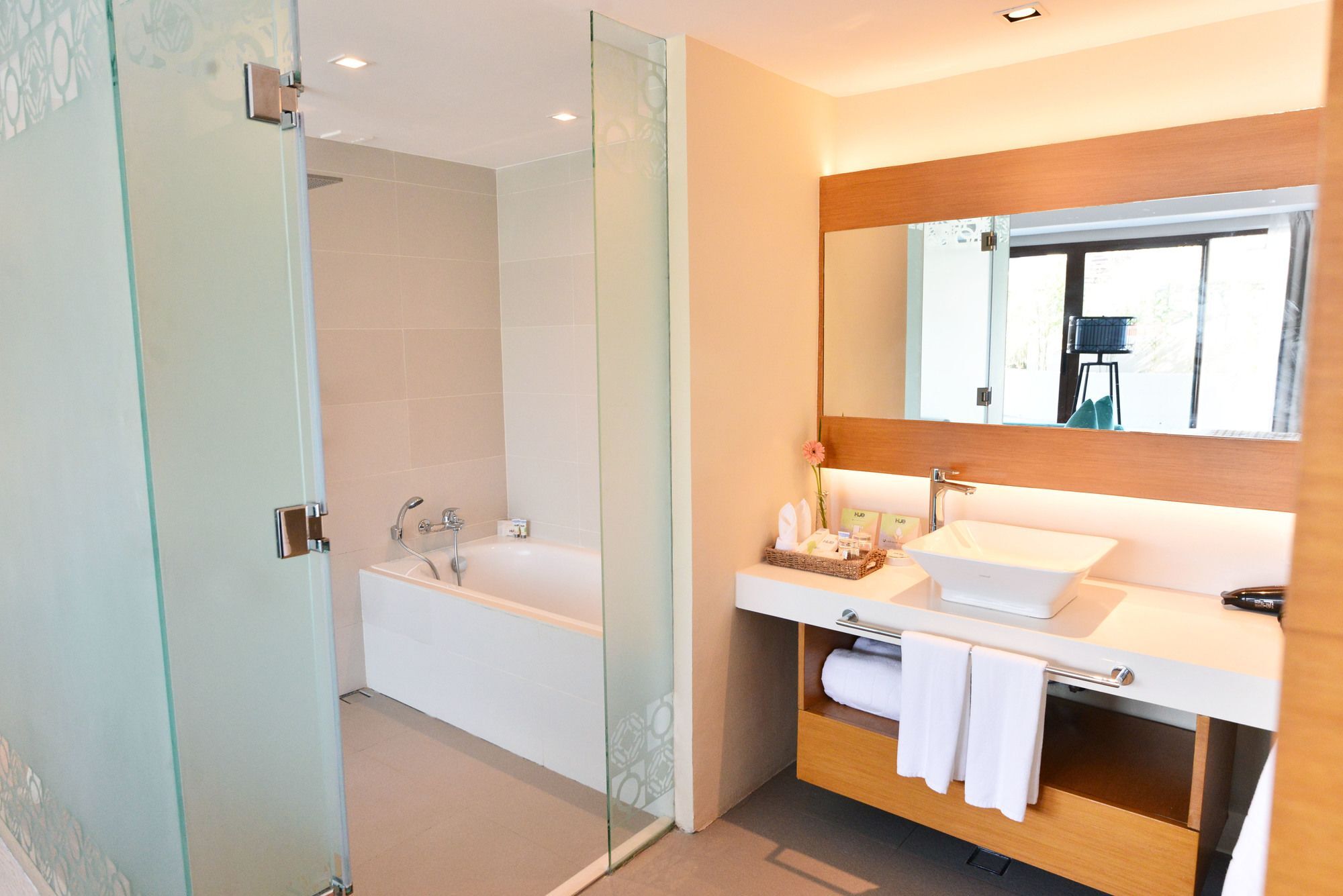 Hue Hotels And Resorts Boracay Managed By Hii Manoc-Manoc Eksteriør billede